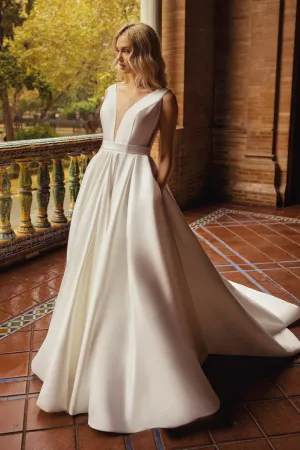 Koonings trouwjurken Libelle Innocent Collection bruidsmode hochzeitskleid bridal dress