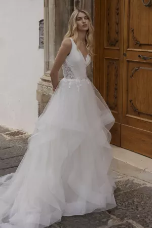 Koonings trouwjurk Modeca collection Awesta bruidsmode brautmode wedding dress