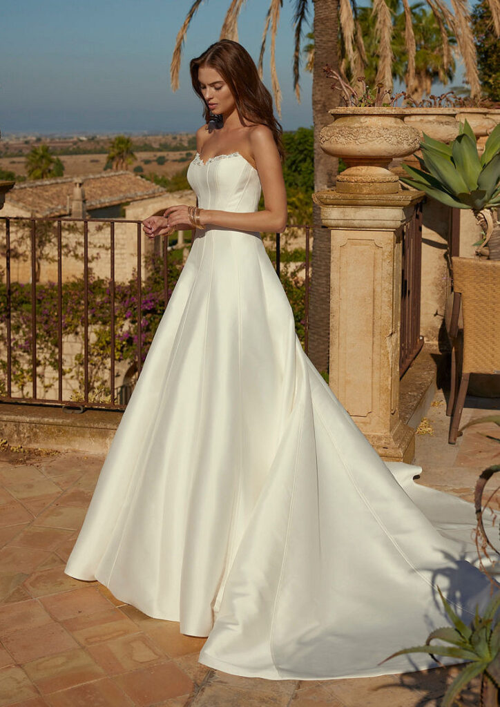 Le Papillon by Modeca Enza