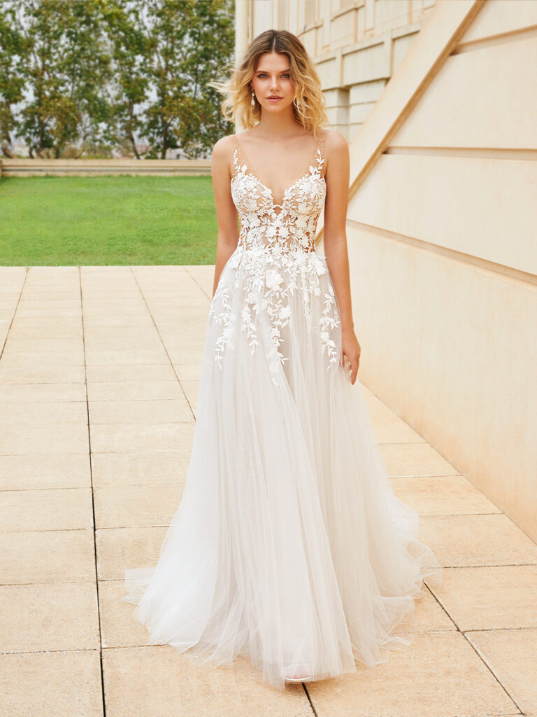Enzoani Blue collection Olani