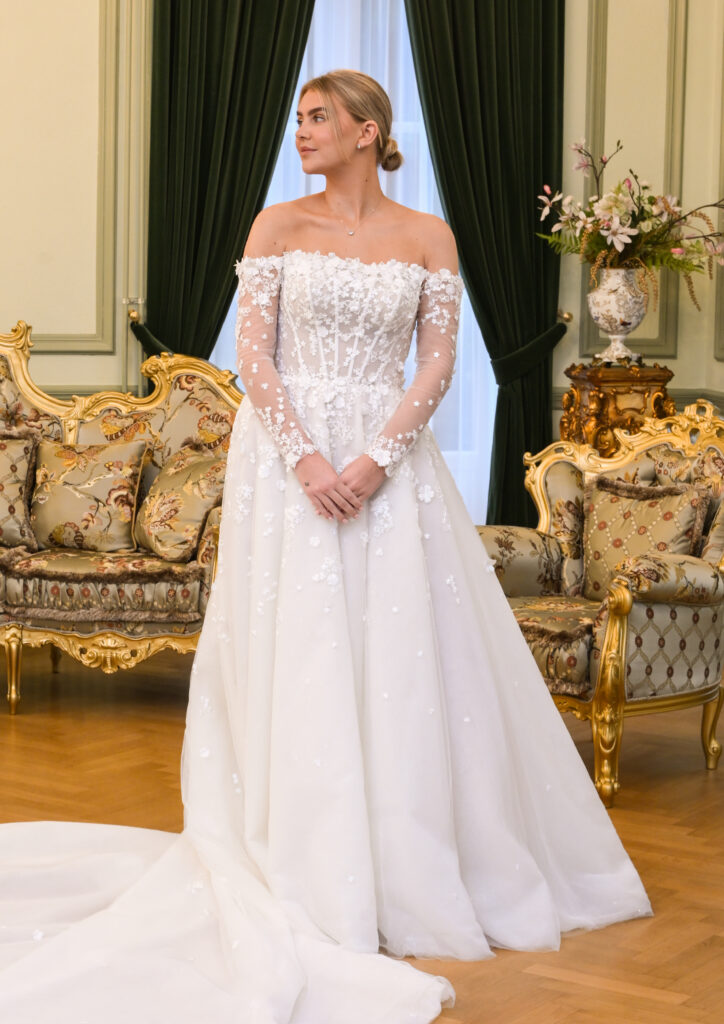 Ramona Koonings Couture KN2558 Simone