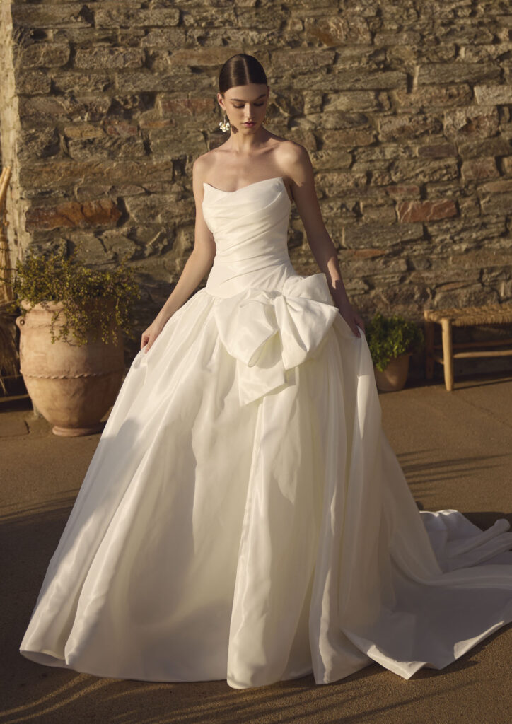 Le Papillon by Modeca Hortense