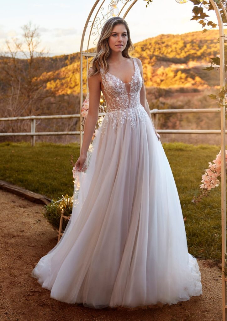 White One by St. Patrick Anpu W1122AB1