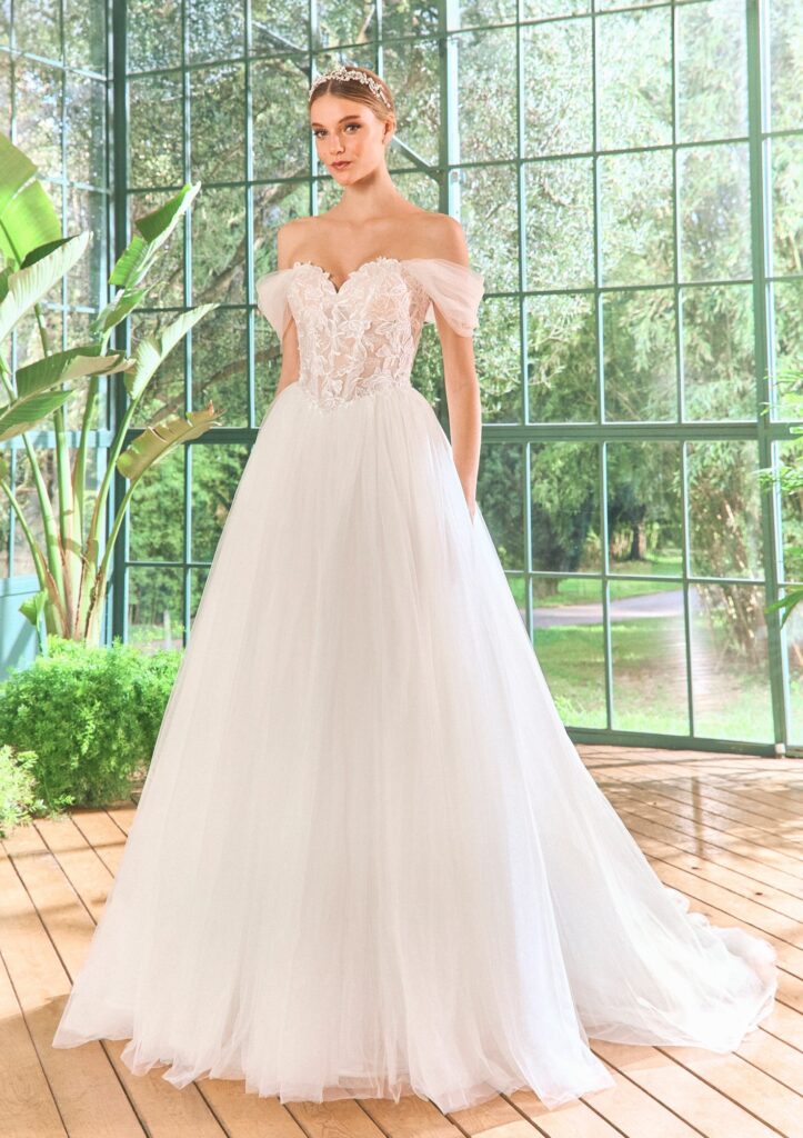 White One by St. Patrick Lygia W1126BL1