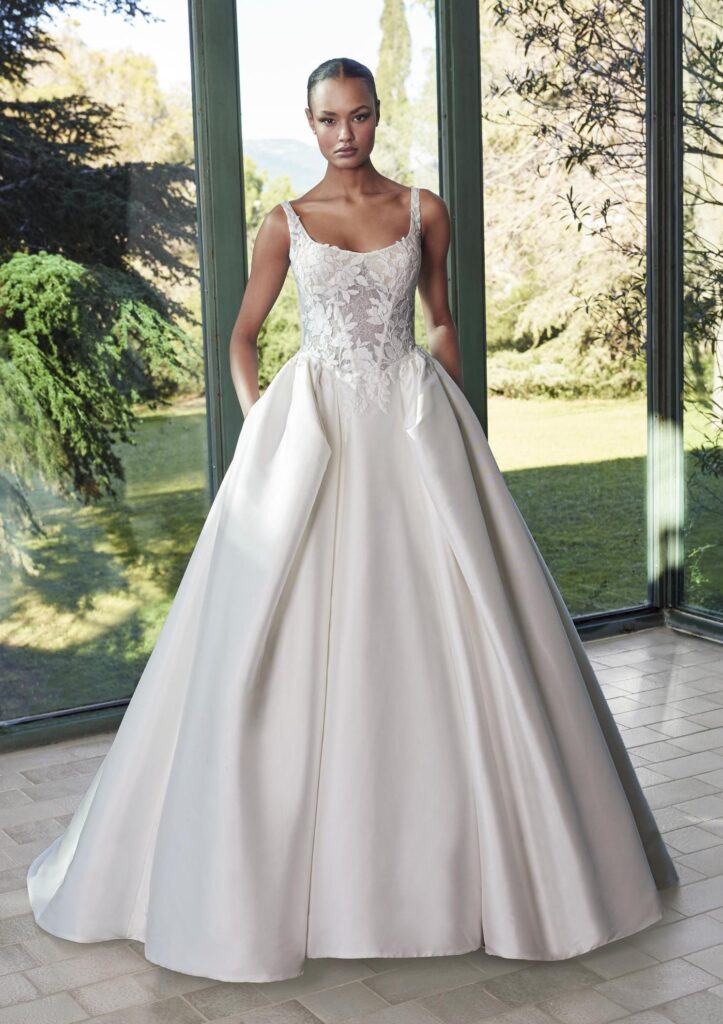 Pronovias Fashion Group Swan PR126AZ1