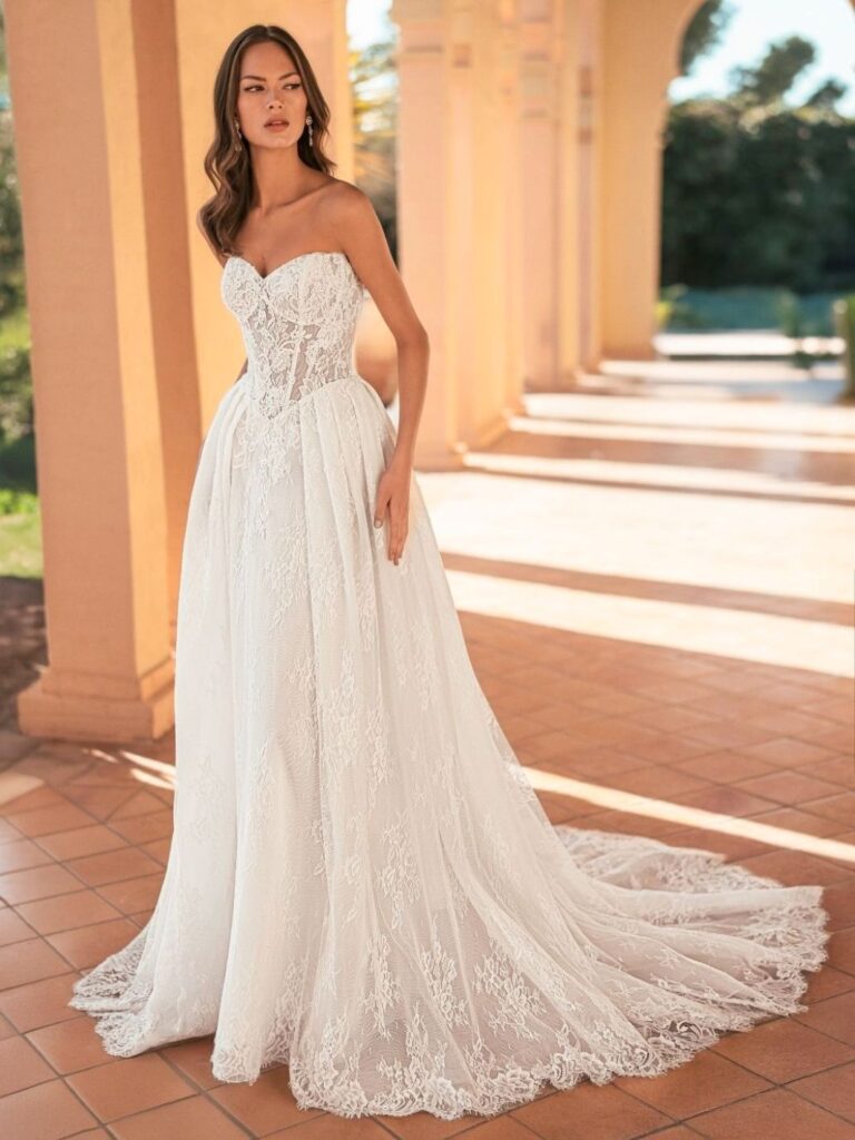 Enzoani Blue collection Urvika