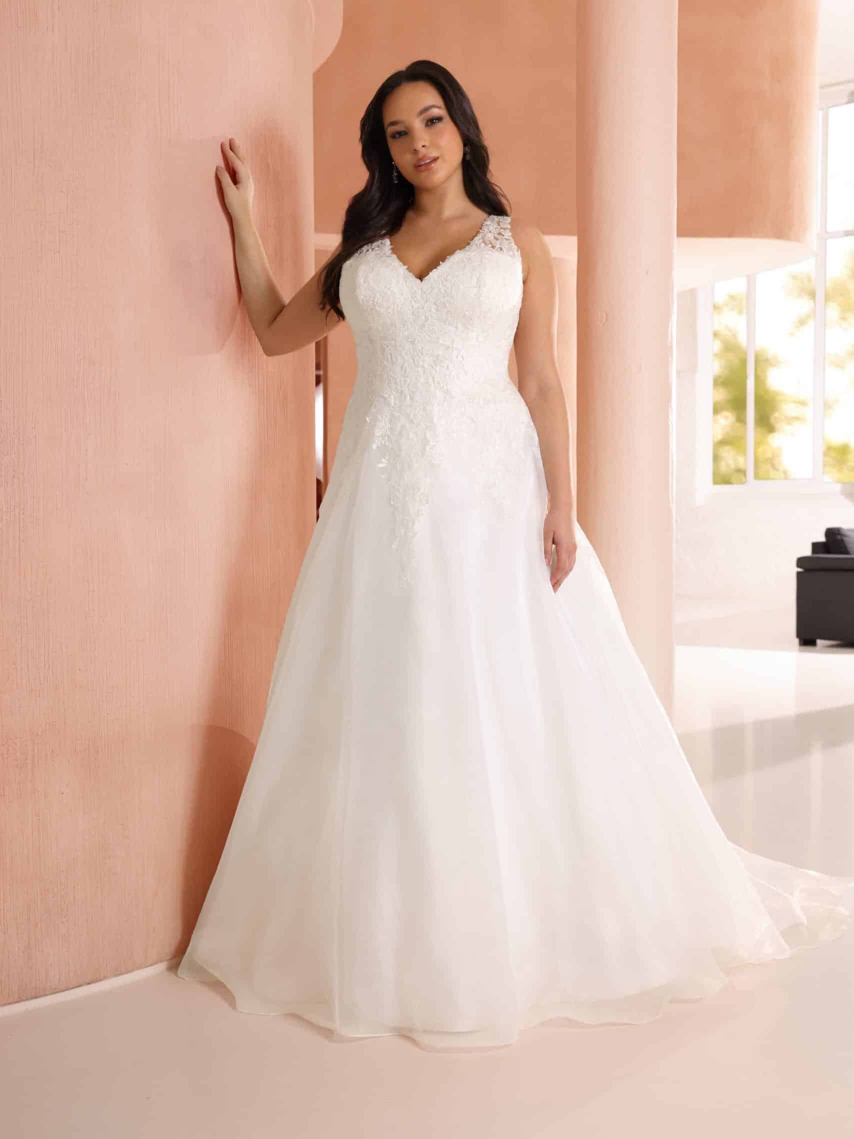 azuree-bridal-cassi-hochzeitskleid-koonings.jpg