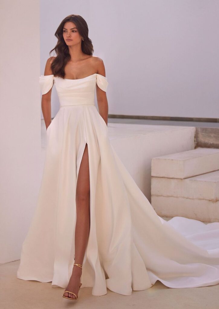Milla Nova Camelia (Satin)(with slit)
