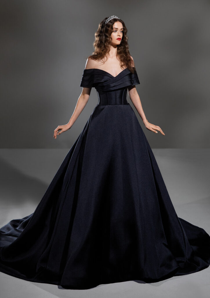 Alta Moda von Demetrios AM28