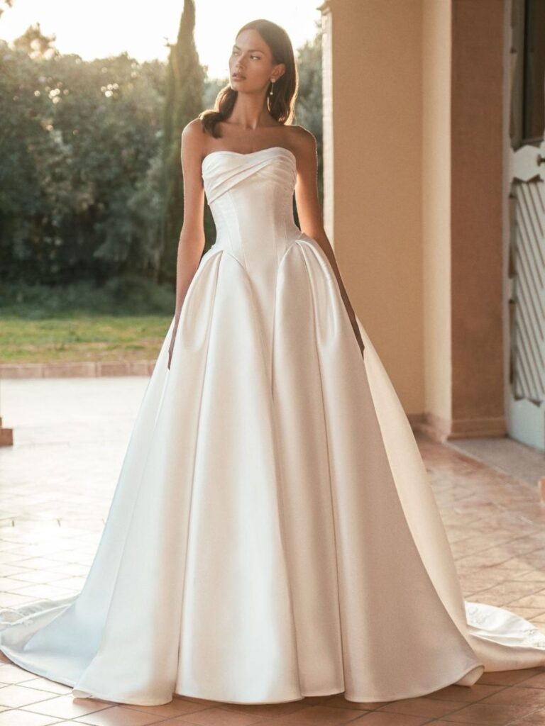 Enzoani Blue collection Ulani-M