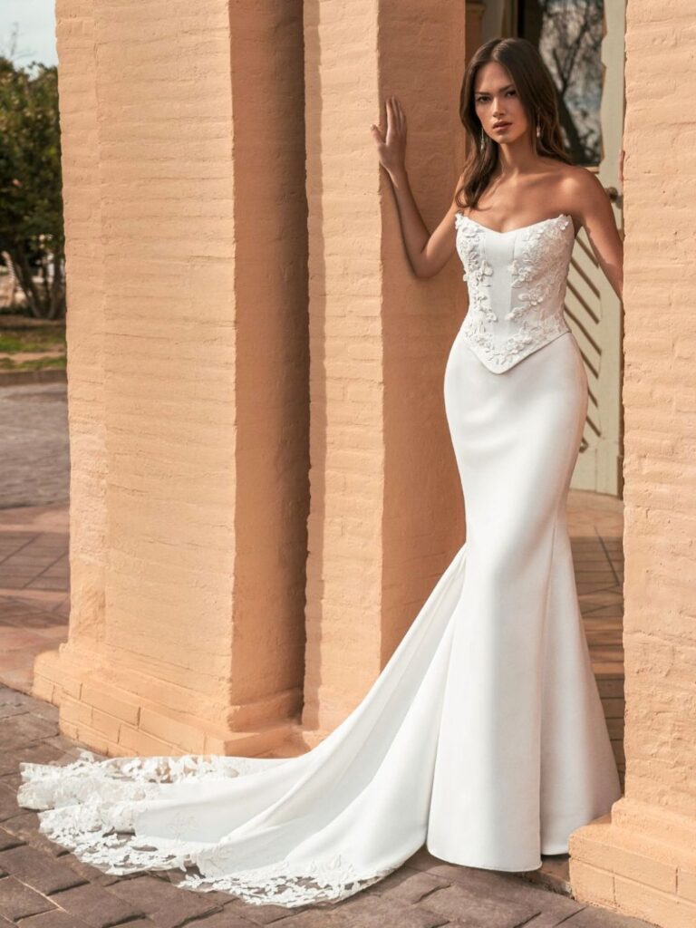 Enzoani Blue collection Urenna-S with overskirt