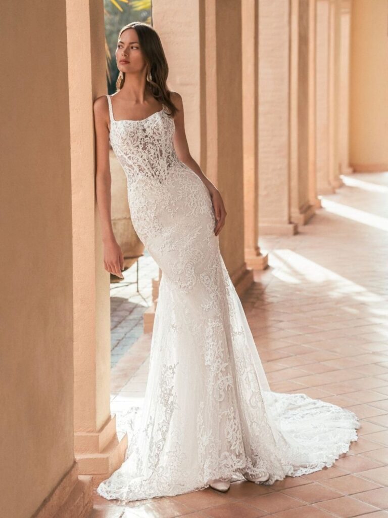 Enzoani Blue collection Uri