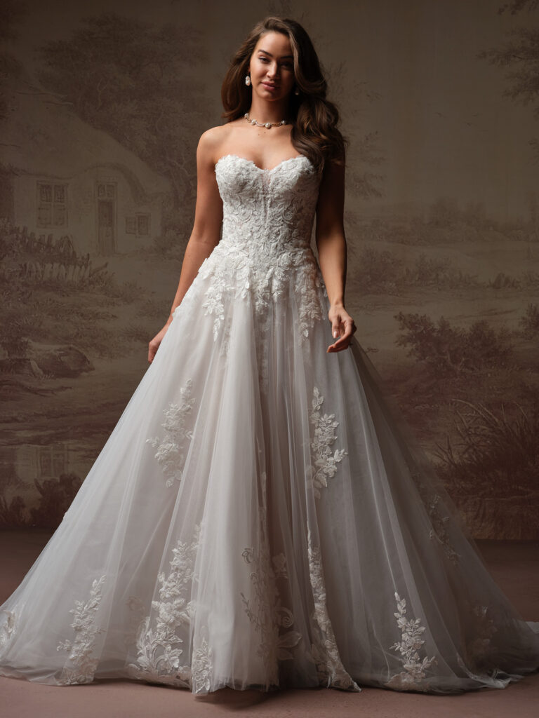 Maggie Sottero Designs KATE (F6MK014A01 – Unlined bodice, Sparkle tulle)