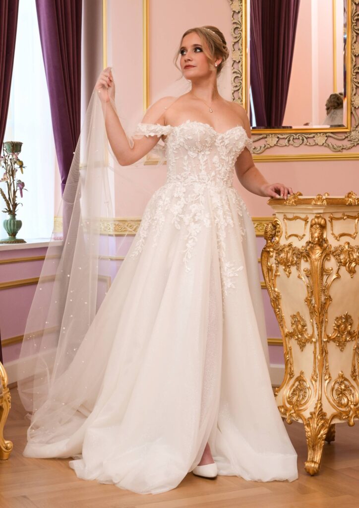 Ramona Koonings Couture KN2555 Amanda