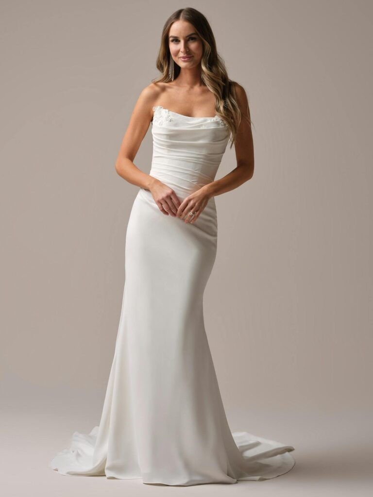 Rebecca Ingram Fantasia 25RS916A01 + Ärmel CS025RS916000